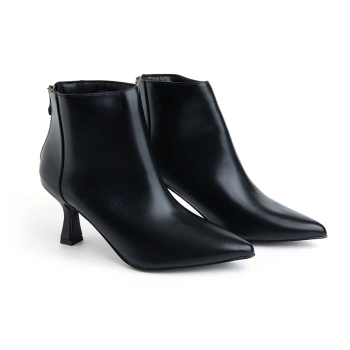 Tronchetto con tacco a rocchetto - NERO