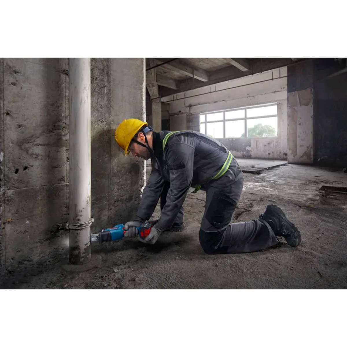 Scie sabre GSA 18V-24 Professional avec 2 lames (bois, métal) en coffret L-BOXX - BOSCH - 06016A5101