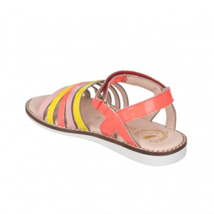 Sandalia en piel para niña con cierre velcro para fácil ajuste