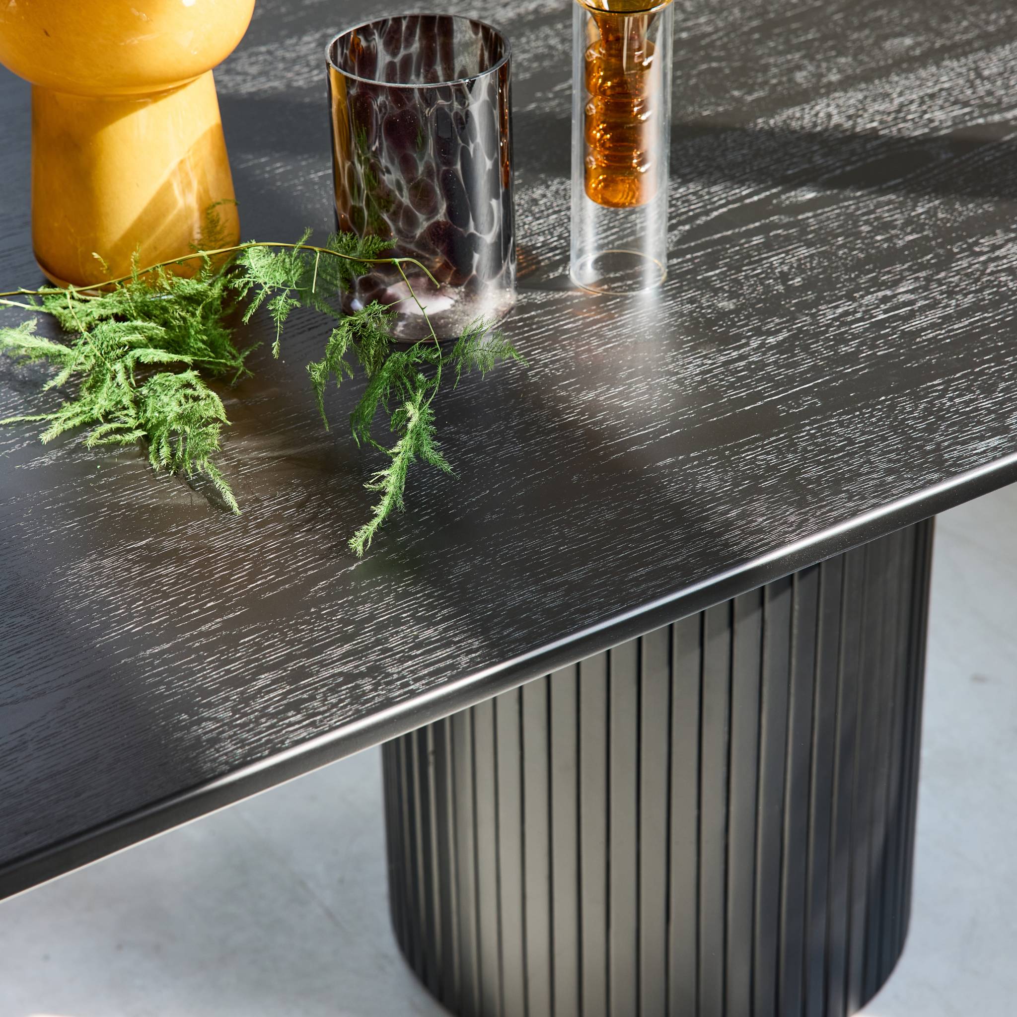 Table à manger oblongue bois d'hévéa et placage chêne 8 places ESTELLE