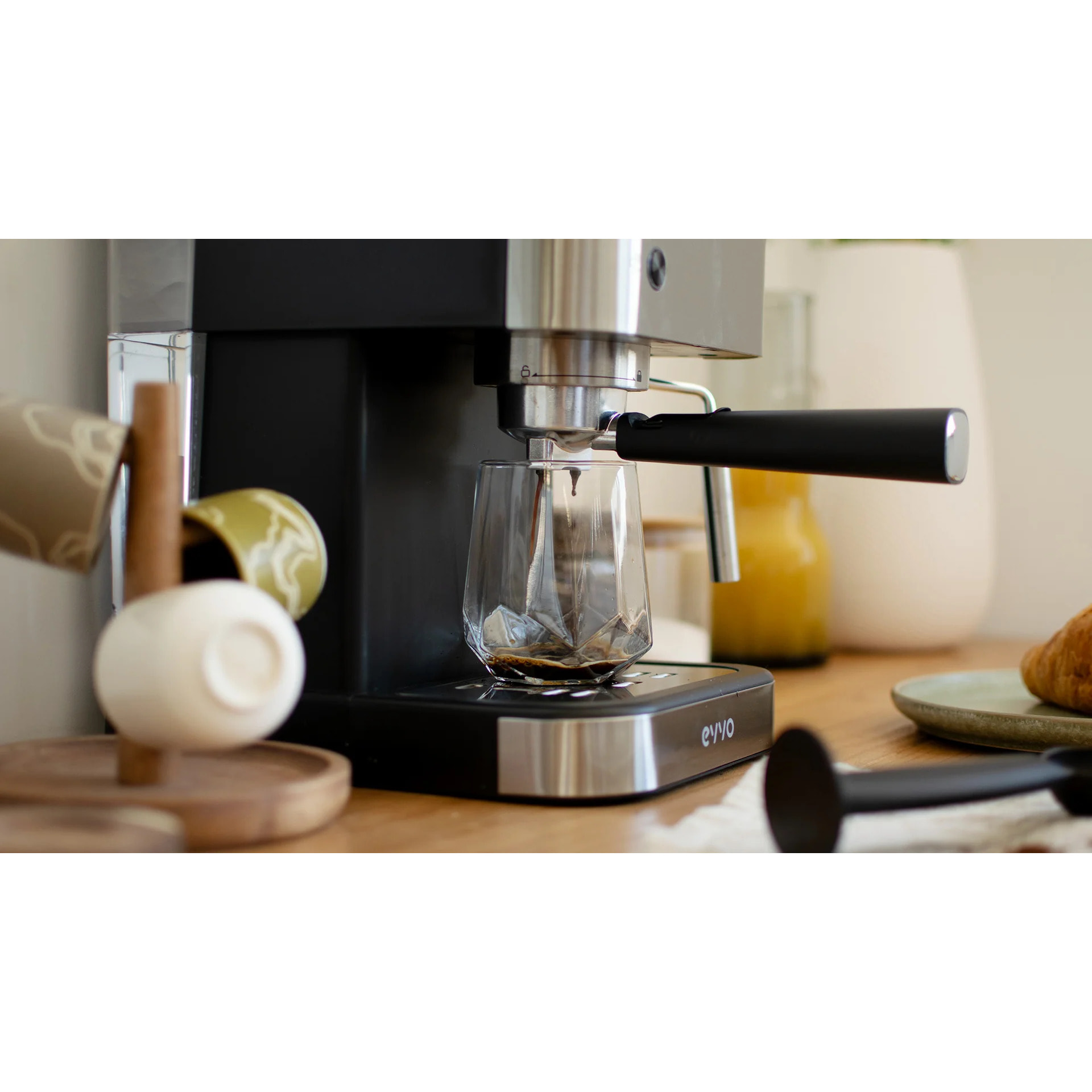 EVVO Cafetera Express Intensa 10. cuerpo de acero. 20 bares de presion. Espressos y Capuccinos. 1350W. portafiltros. Depósito de 1.5 l
