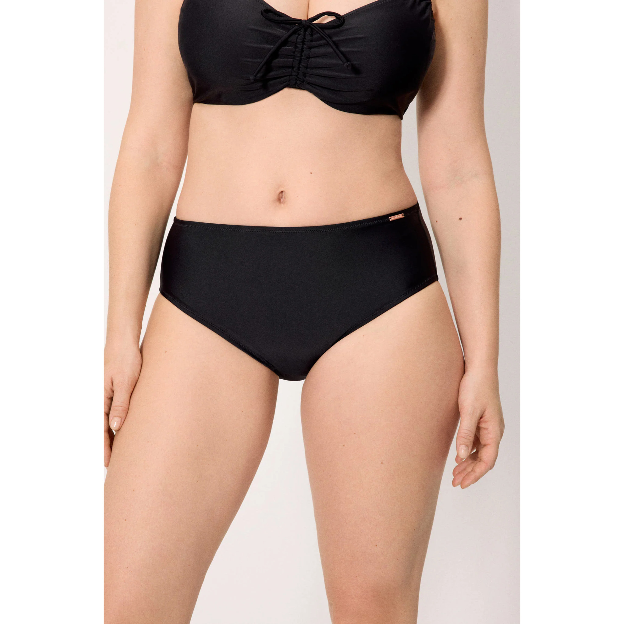 Slip bikini vita alta modellante Nero