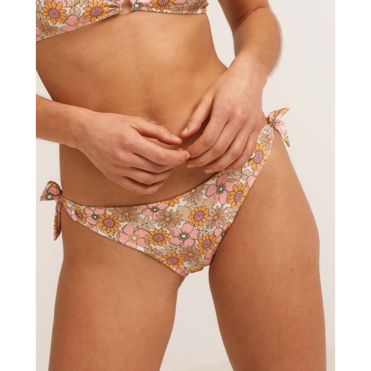 Braga de bikini clásica con lazos y estampado paisley