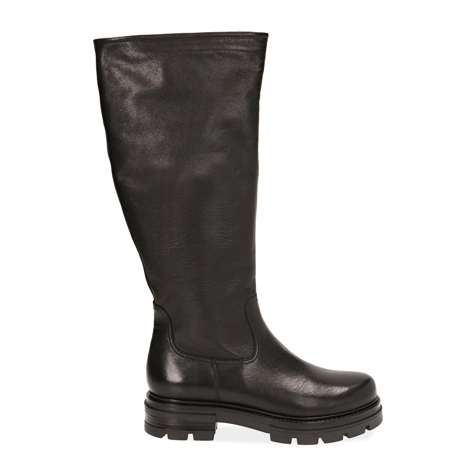 Botas de piel negras, tacón de 4 cm.