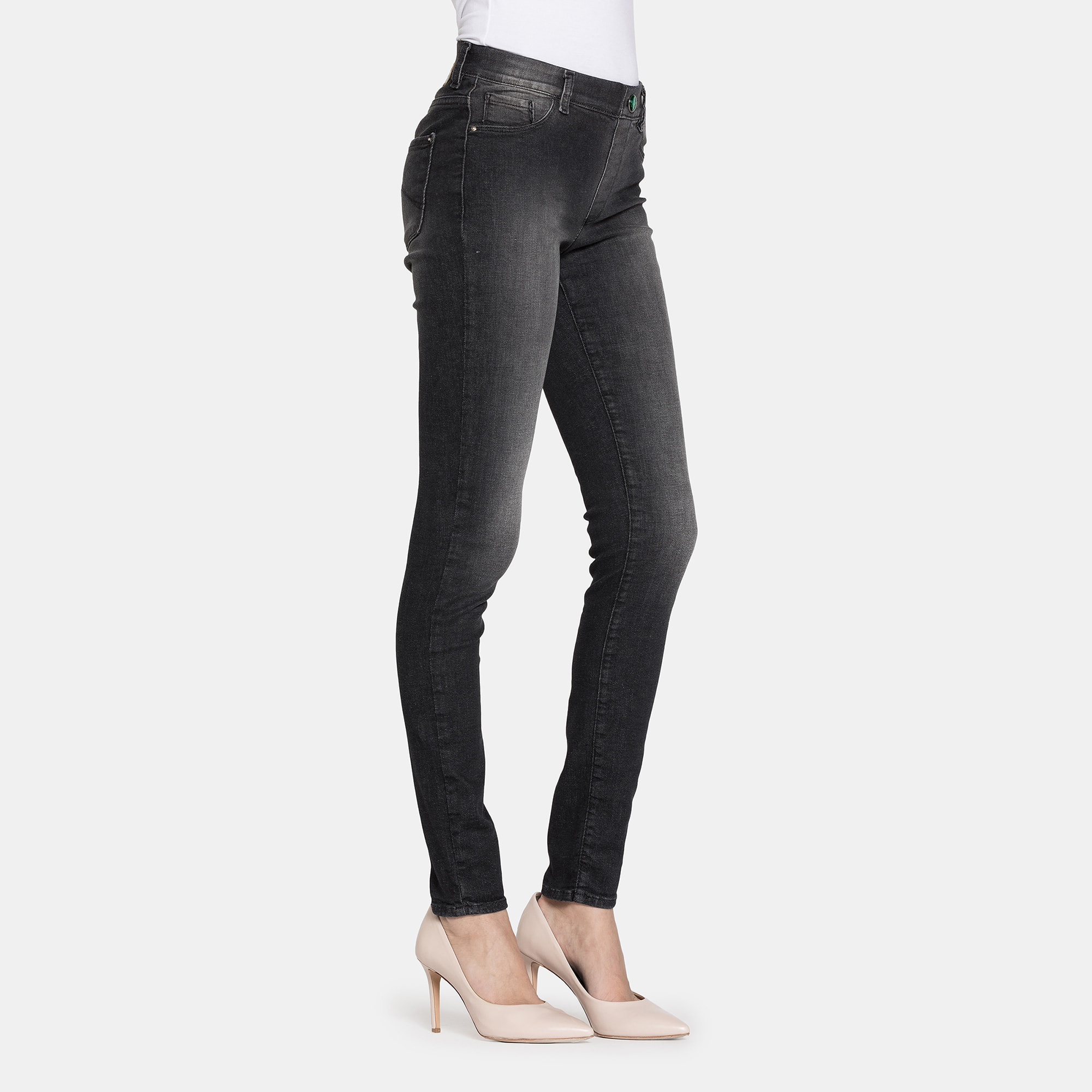 LEGG-JEANS DONNA CON TRATTAMENTO ALL'ALOE. Vita regolare e gamba stretta.