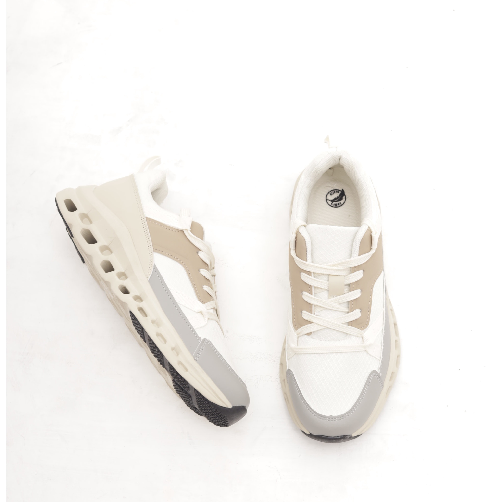 SNEAKERS RUNNING CLOUD BEIGE