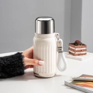 Termo MD-K933 de 300 ml con sellado antifugas, colador para infusiones y tapa convertible en vaso. Incluye apertura de 180°, cordón desmontable y excelente conservación térmica.