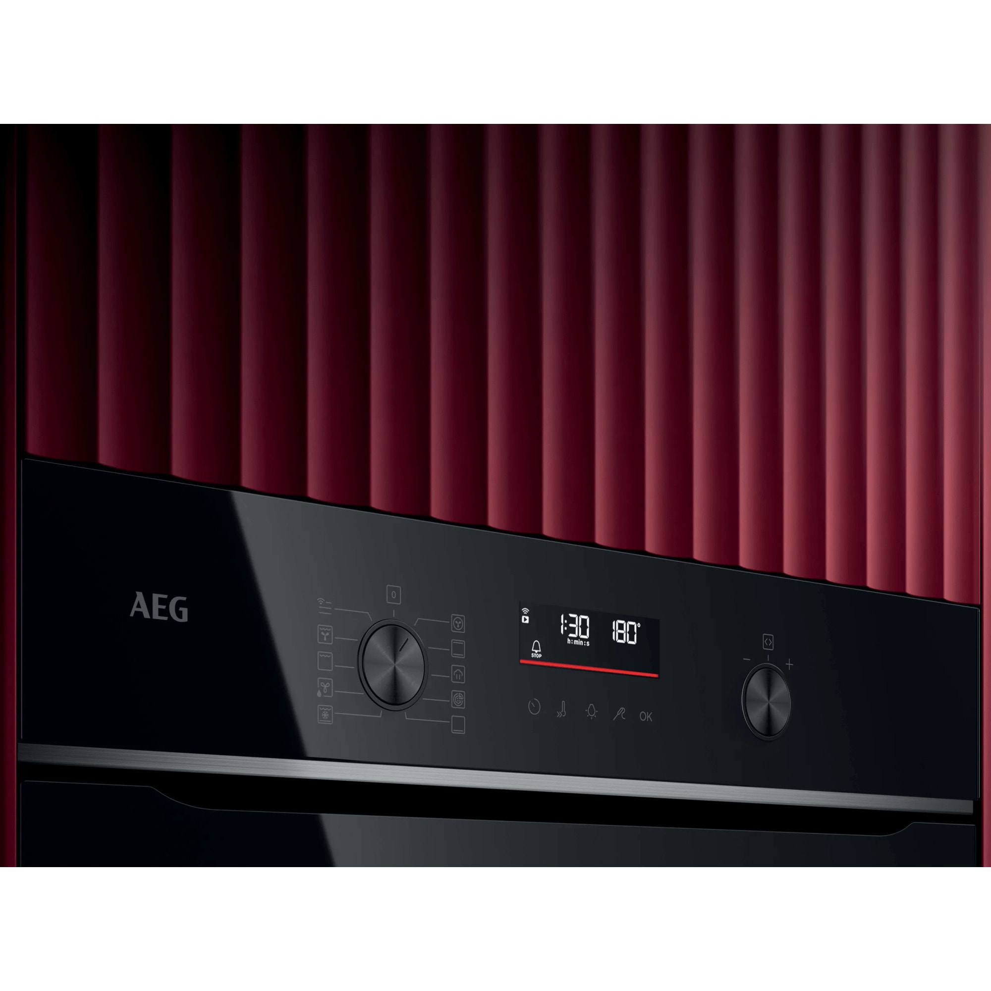 AEG Horno multifunción Serie 5000 SurroundCook con SteamBake con Display LED Explore V5PBA521AB