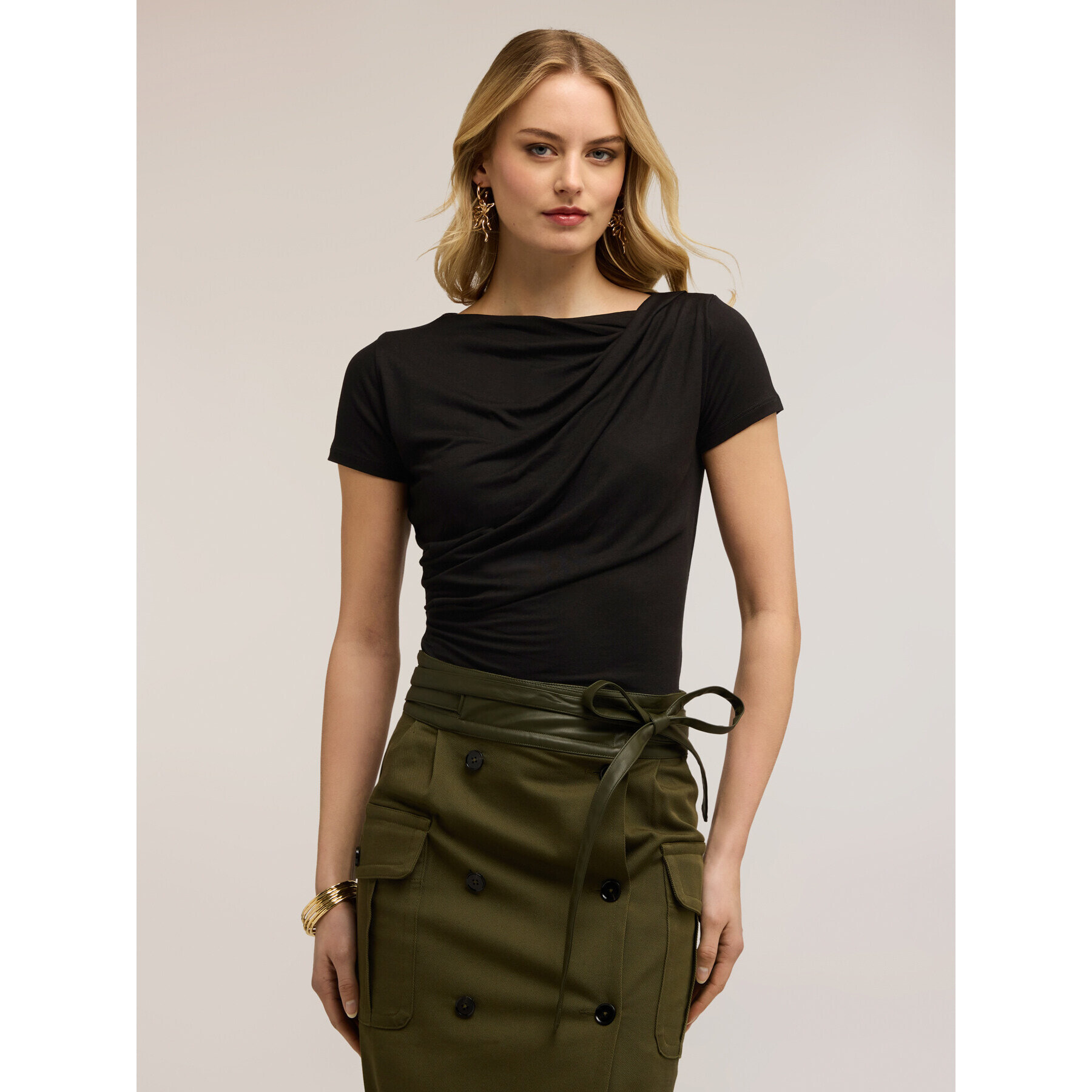 Motivi - T-shirt in jersey con drappeggio - Nero