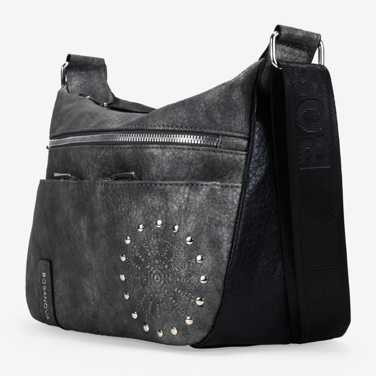 Bolso bandolera negro con cremalleras y tachas