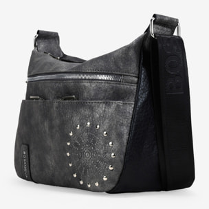 Bolso bandolera negro con cremalleras y tachas