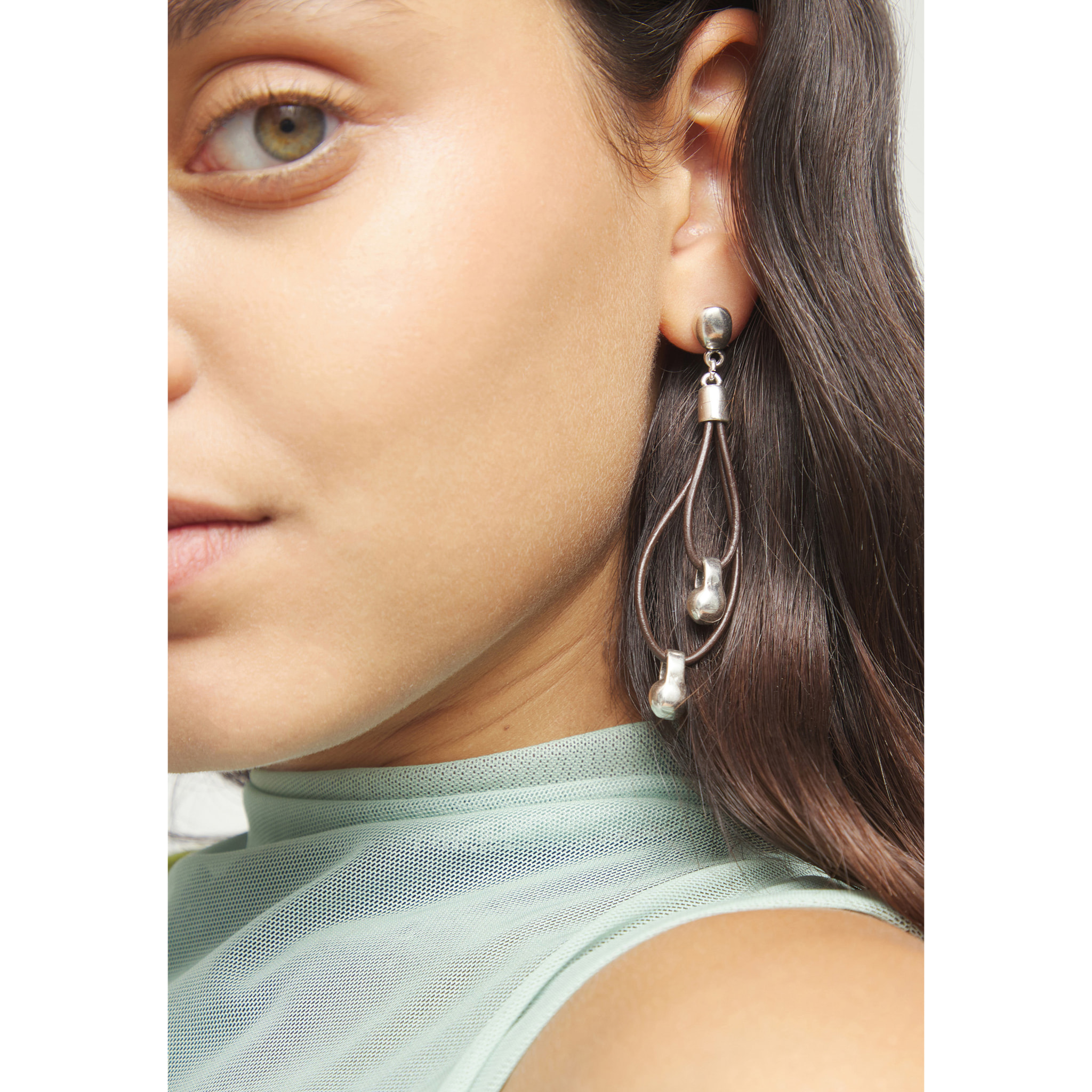 Pendiente GRAVEDAD PLATEADO U