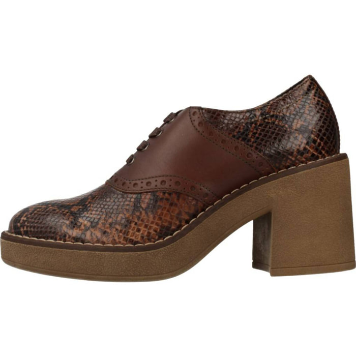 Bluchers Mujer de la marca GEOX  modelo D ADRYA MID MARRON