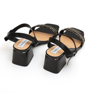 Sandali in simil pelle con tacco comodo quadrato ed applicazione strass