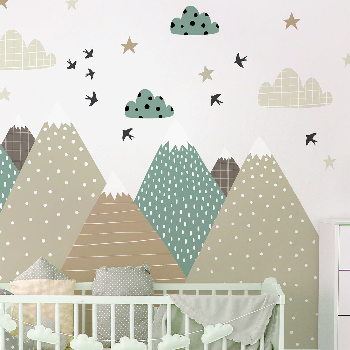 Stickers muraux enfants - Décoration chambre bébé - Autocollant Sticker mural géant enfant montagnes scandinaves GISKA