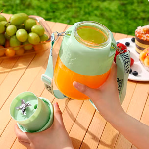 Batidora portátil eléctrica K2 de 800ml con 10 cuchillas de acero, seguridad por doble click y batería recargable.