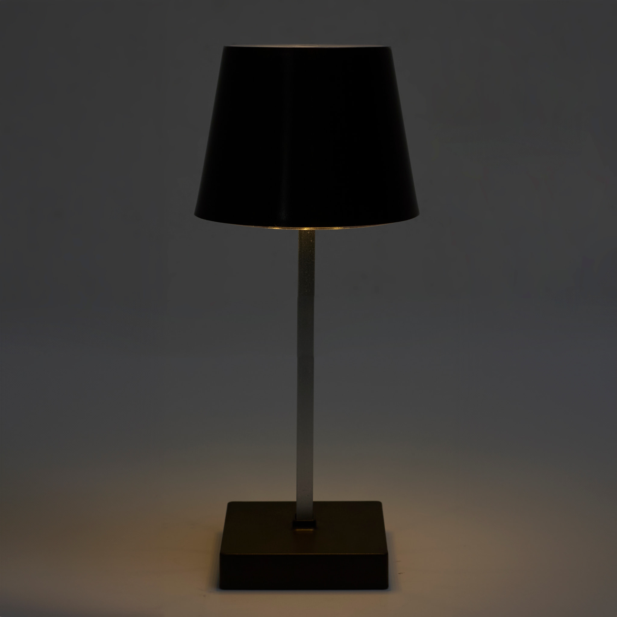 Lampe De Table A Piles Effet Bois H26cm