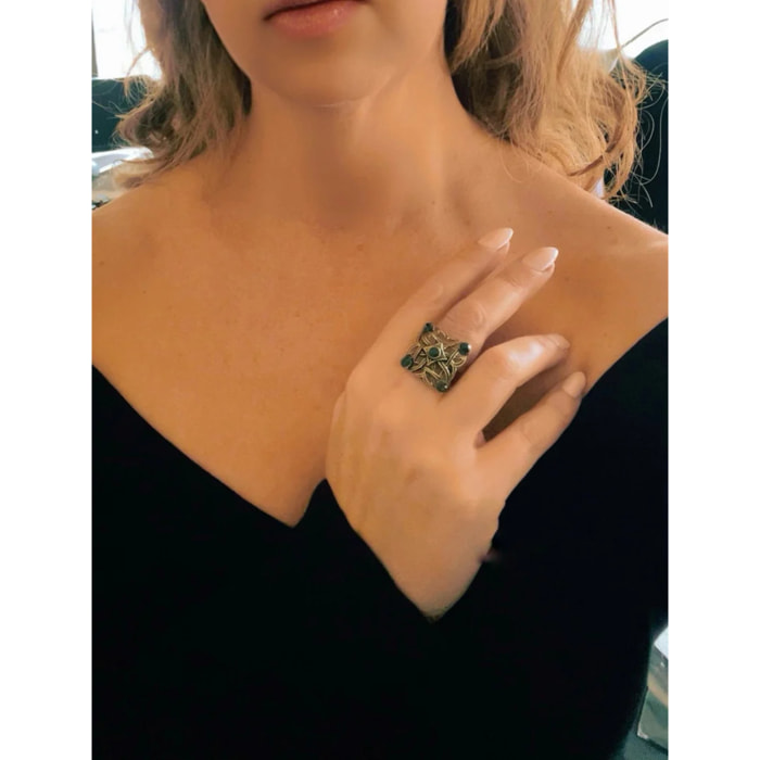 Anillo cuadrado Enredado en dorado y cristal black diamond