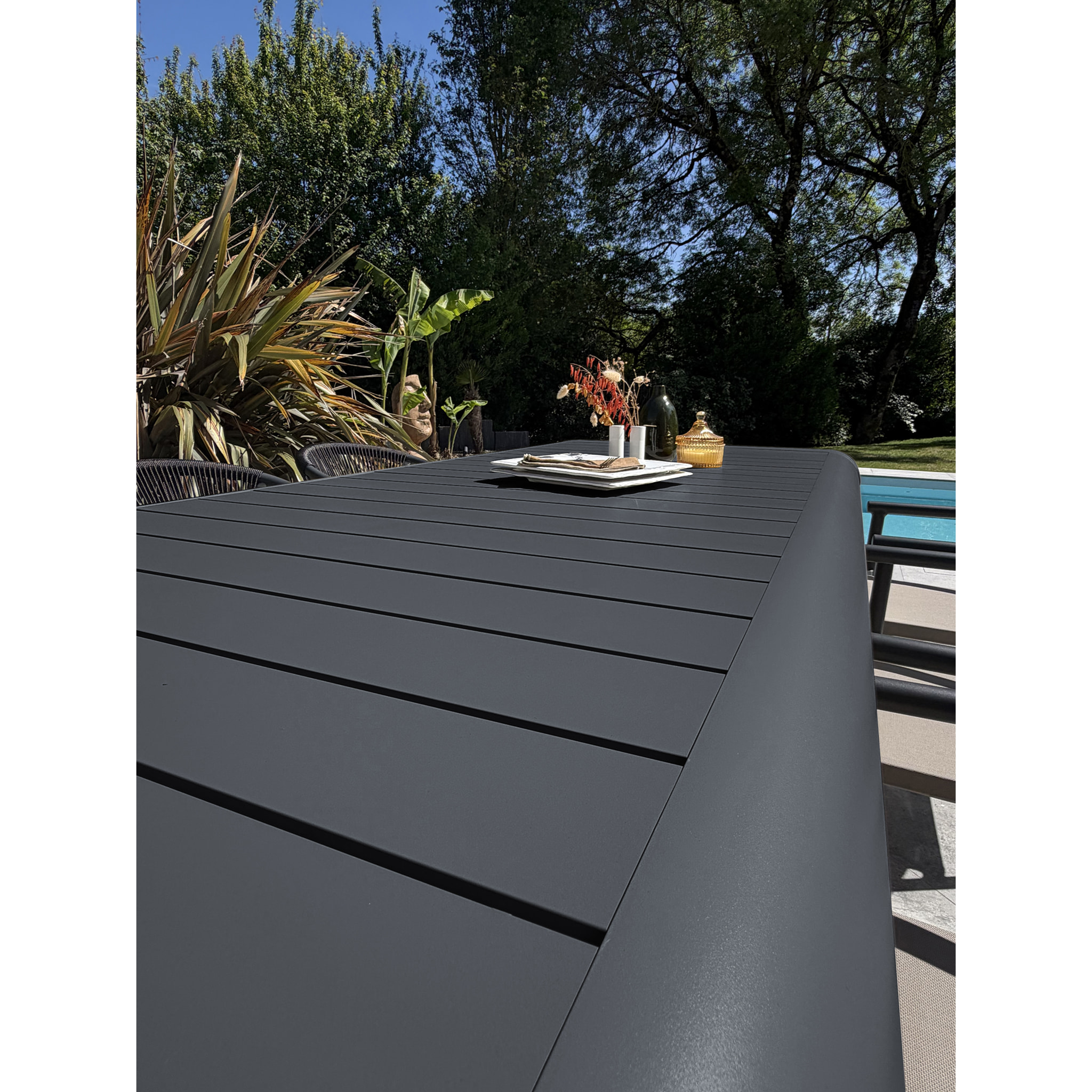 HANOI - Ensemble repas de jardin en aluminium 6 places coloris anthracite