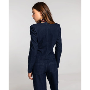 Chaqueta de mujer entallada con hombreras