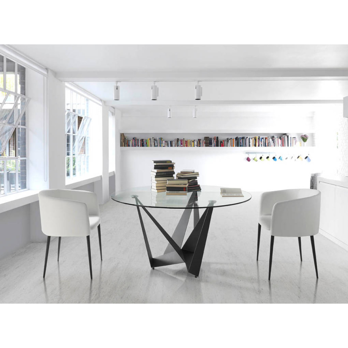 Mesa de Angel Cerda de cristal y acero 150x150x75cm