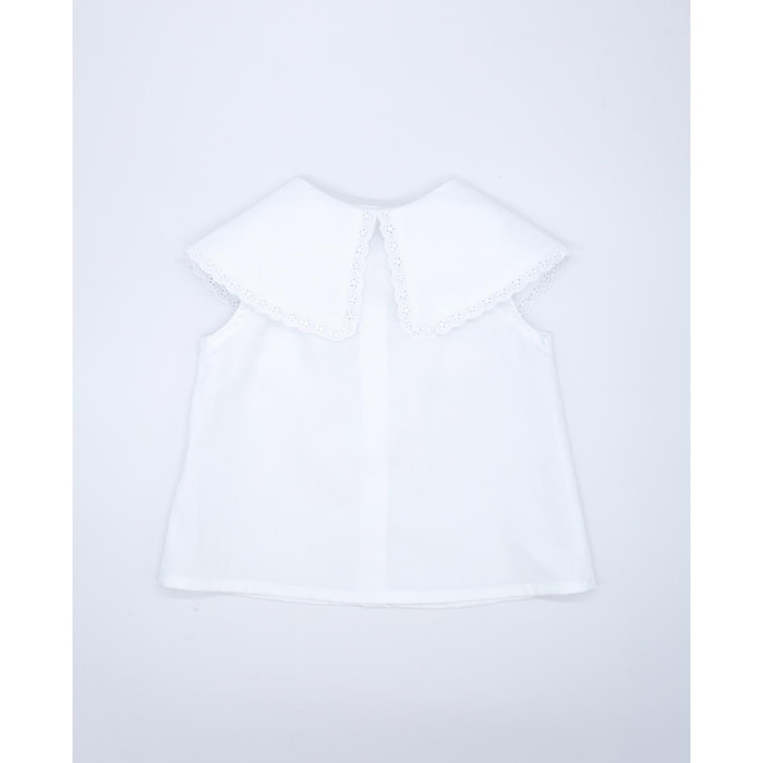 Blusa de popelin blanco con cuello.