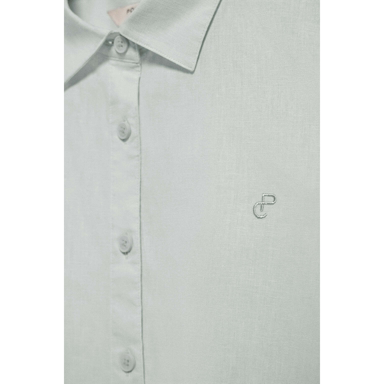 Camisa verde claro loose fit de lino y algodón con monograma bordado