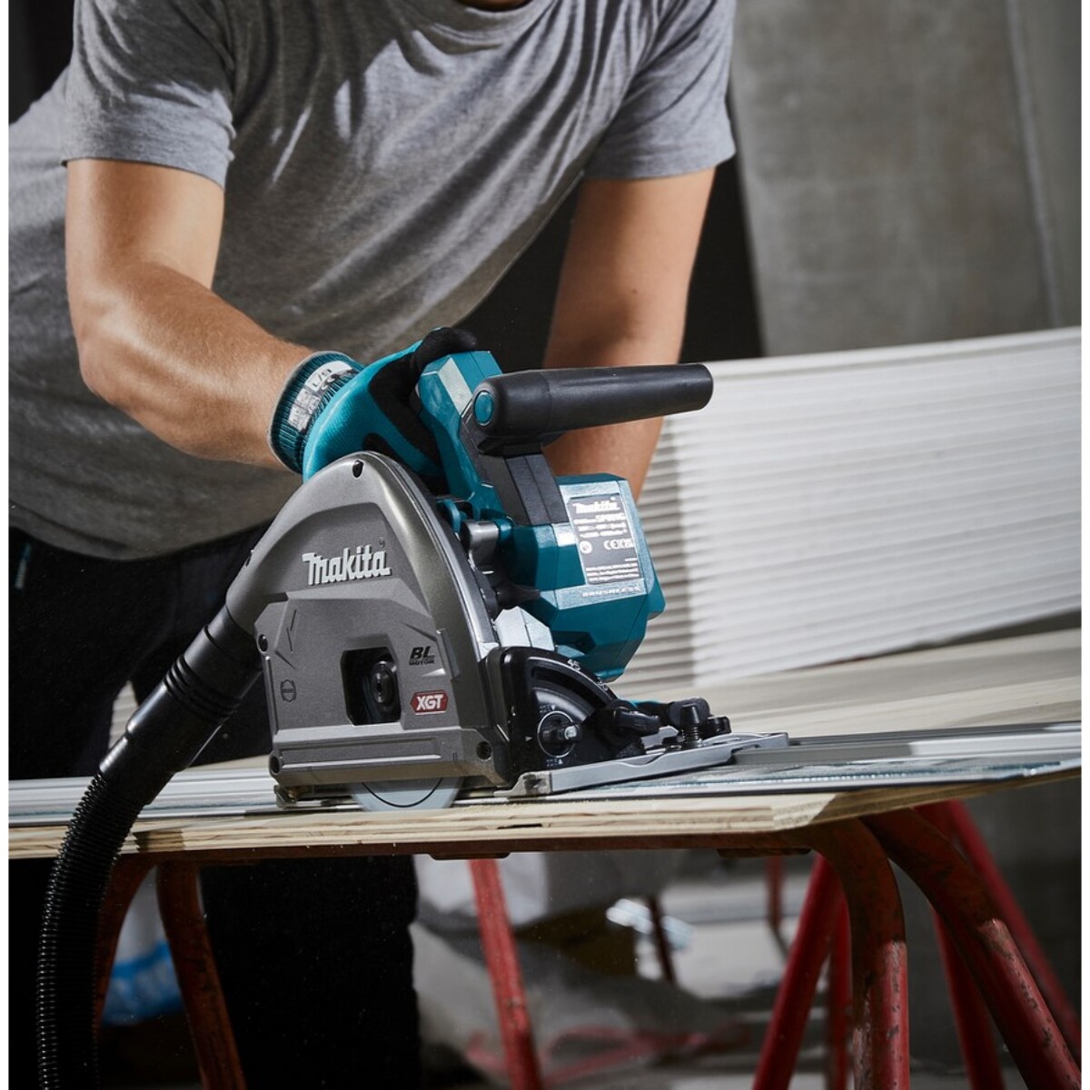 MAKITA Sierra de inmersión 165 mm 40V max Bluetooth sin batería - SP001GZ01
