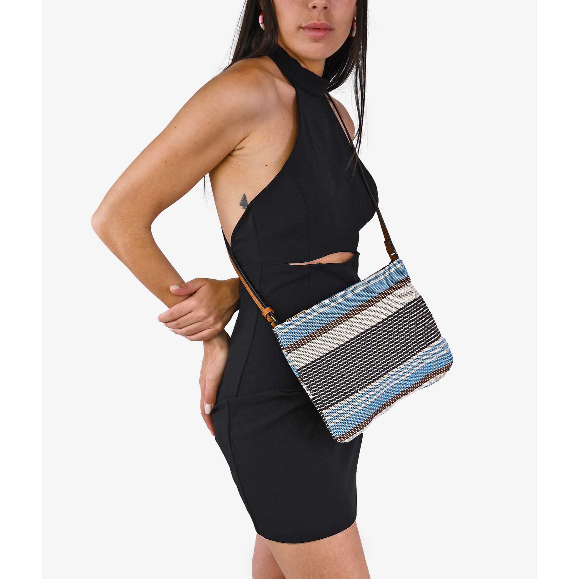 Bolso de rafia azul tipo bandolera