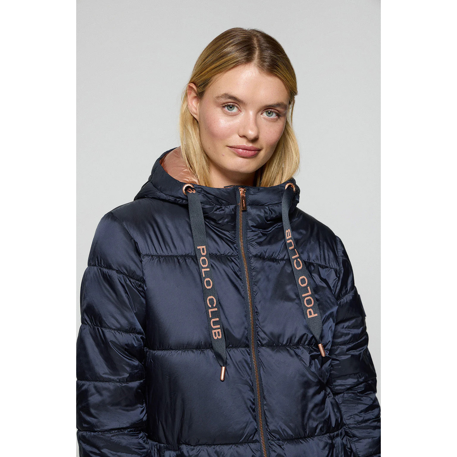 Chaqueta azul marino larga y acolchada Rose de capucha fija y detalles Polo Club