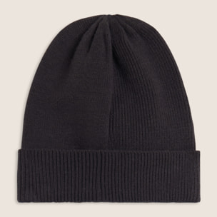 Berretto a coste in filato morbido