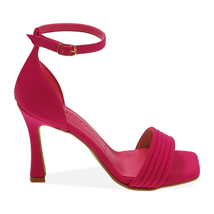 Sandalias fucsia en lycra, tacón 10 cm.