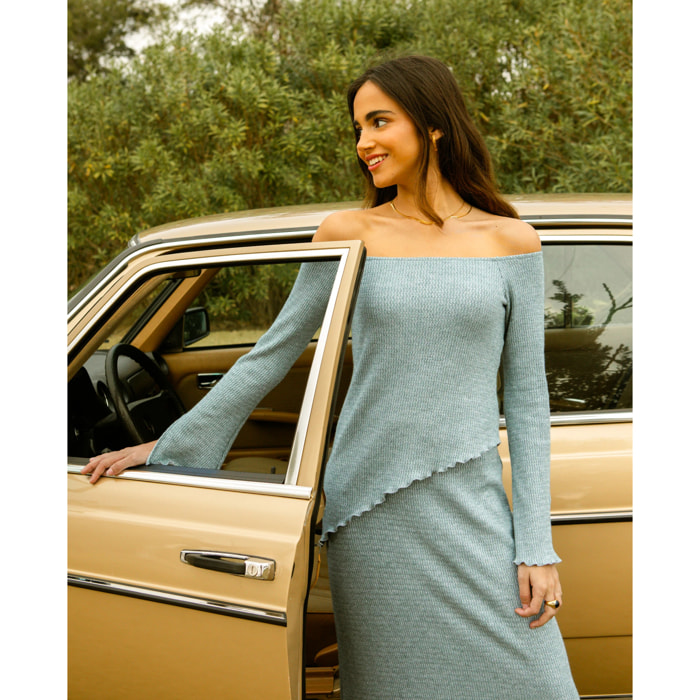 Falda de punto con aberturas