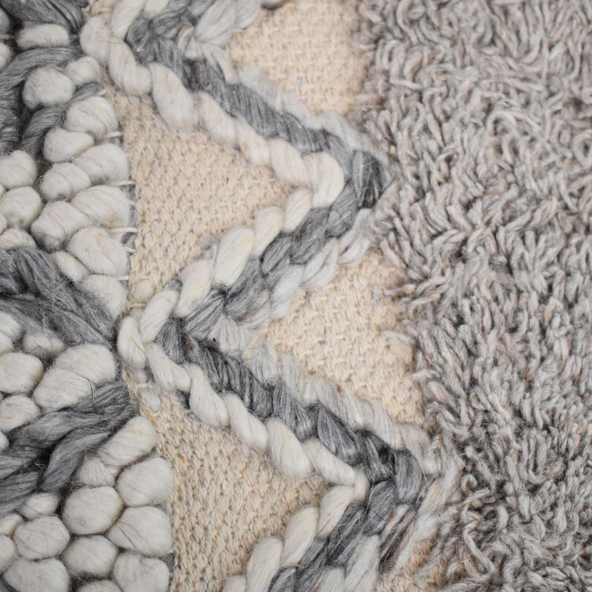 tapis tissé à la main, texture originale avec un aspect relief
