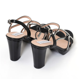 Sandali in simil pelle con tacco alto comodo e fasce ricoperte di strass