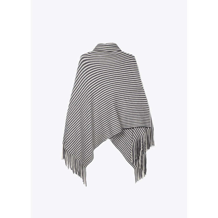 Poncho a righe in maglia con collo alto