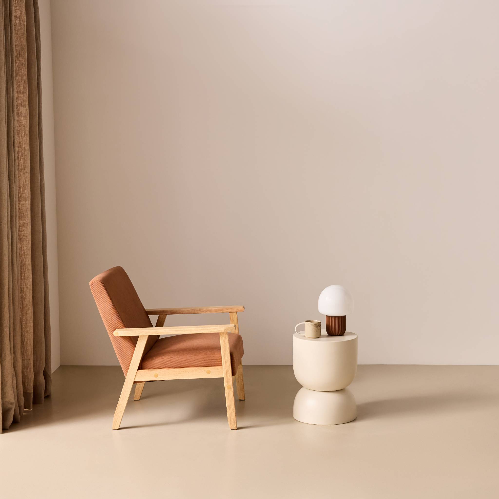 Fauteuil scandinave bois de peuplier, d'hévéa et velours côtelé ISAK