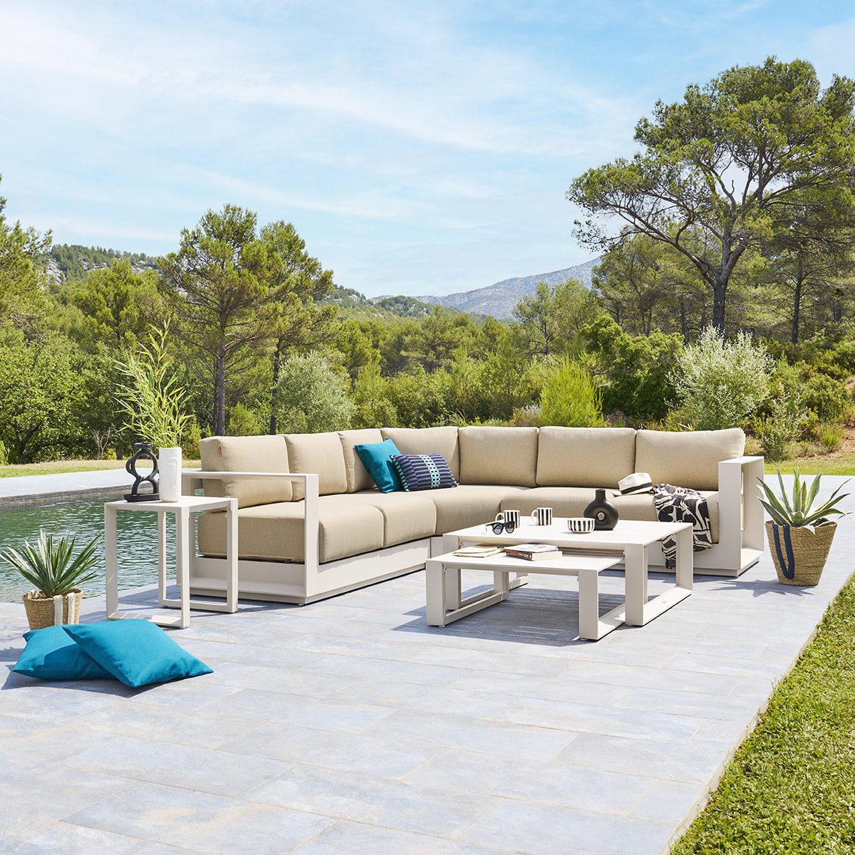 Salon d'angle de jardin "Allure" avoine 5 places en aluminium et polyester