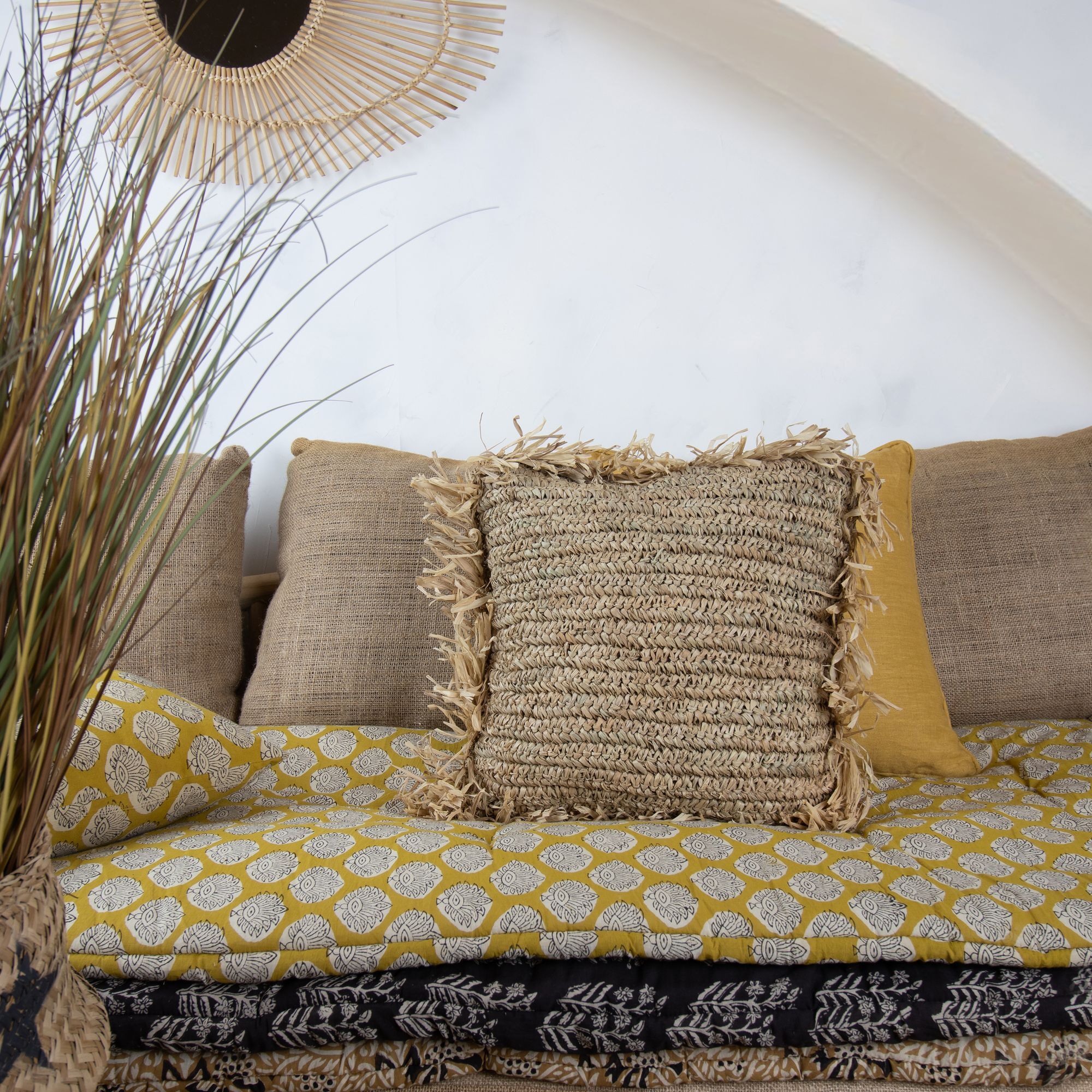 Coussin en raphia avec franges 40cm SYROS