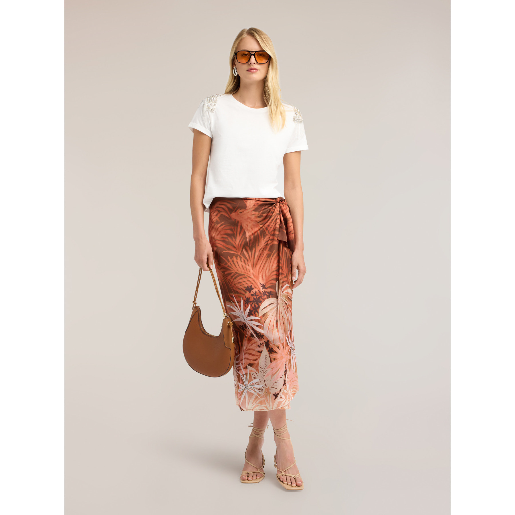 Motivi - T-shirt con ricami crystal sulle spalle - Bianco