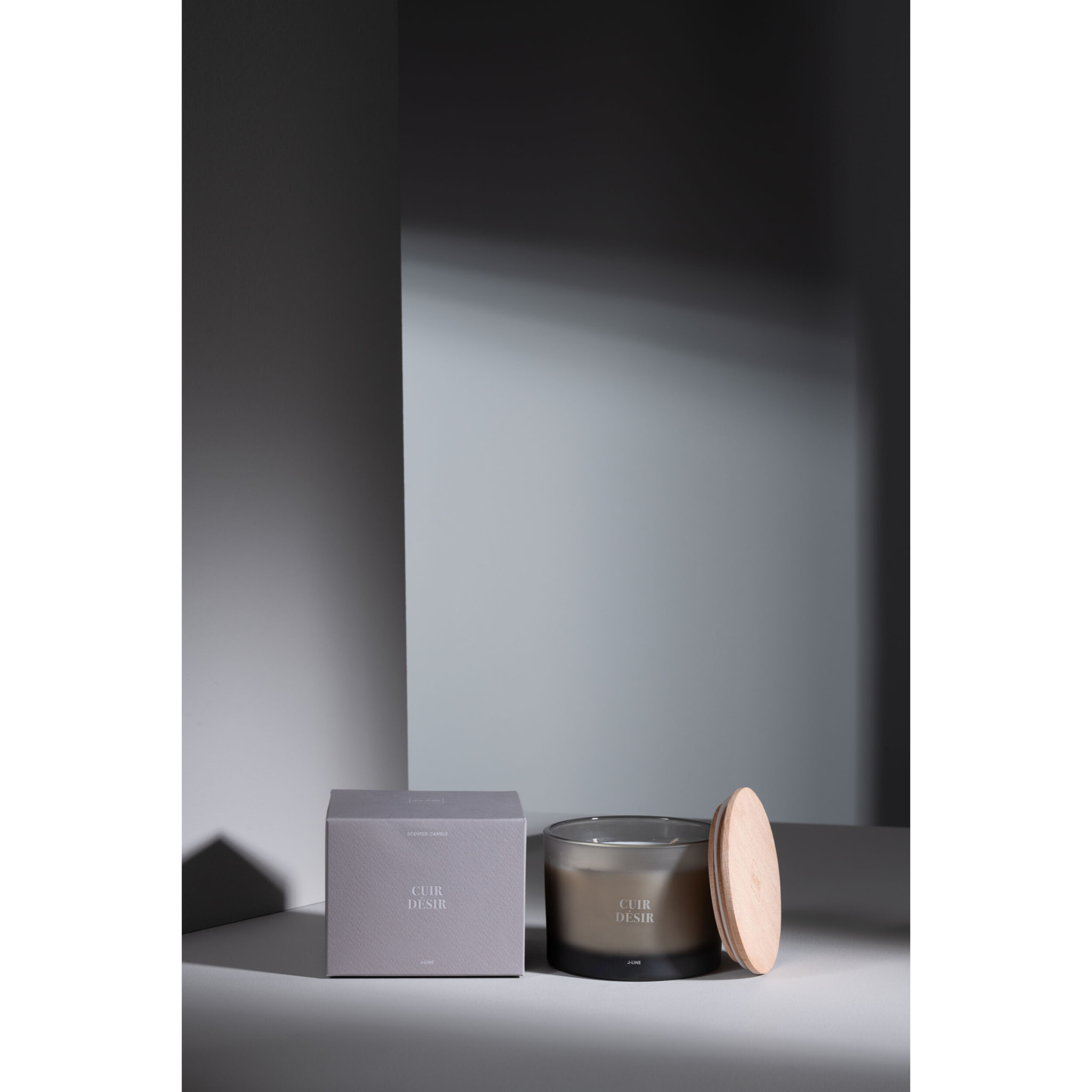 J-Line bougie parfumée Accords Essentiels - Cuir Désir - verre - brun - 28H