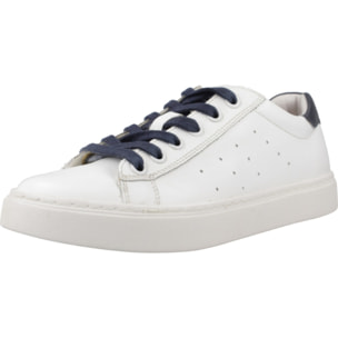 Zapatillas Niño de la marca GEOX  modelo J NASHIK BOY White