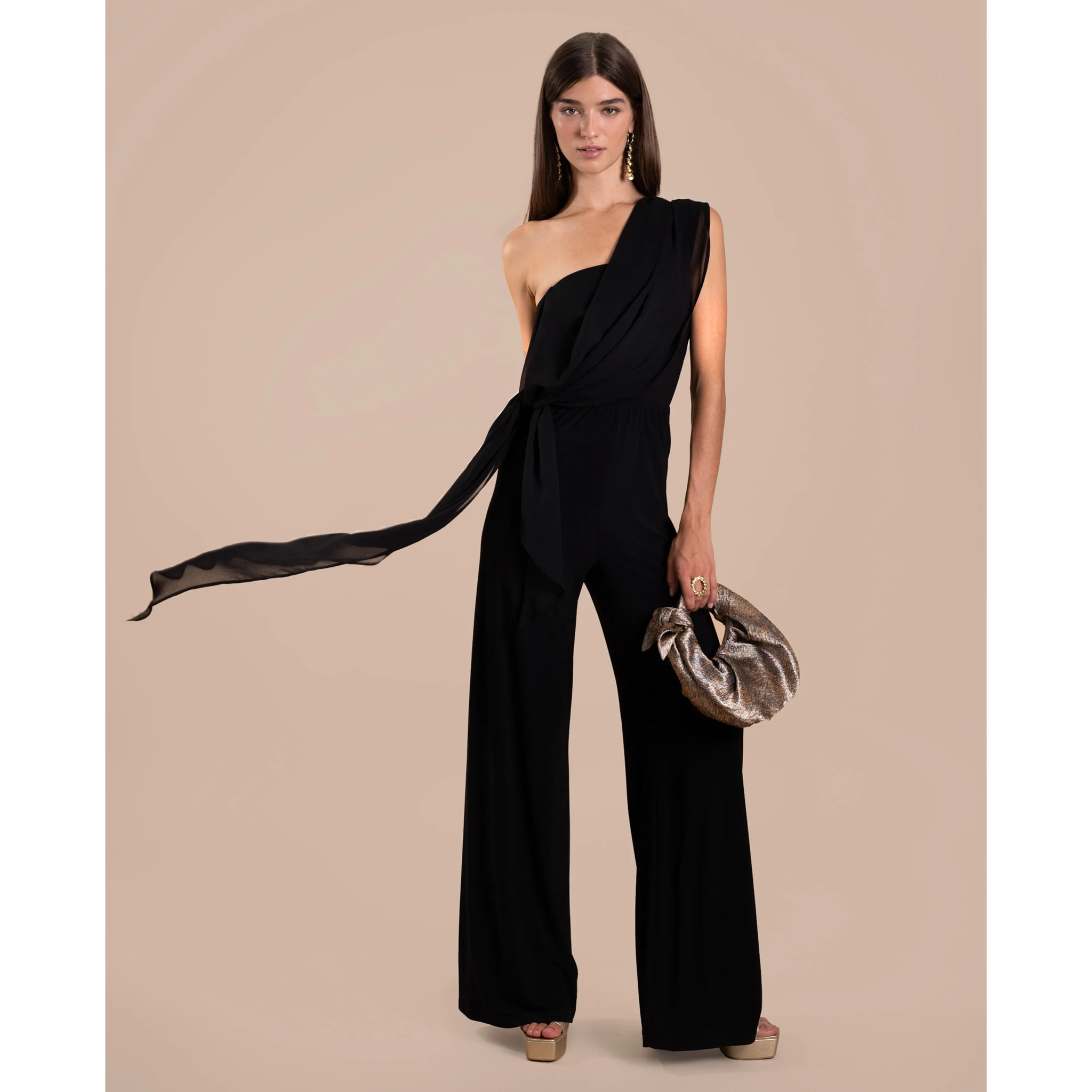 Mono de mujer palabra de honor con capa