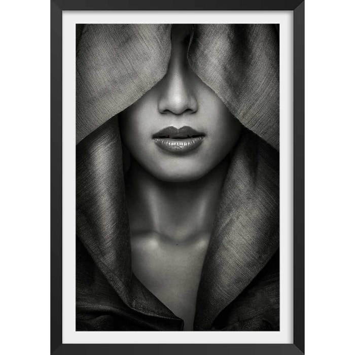 Affiche portrait de femme - Capuche Affiche + cadre en bois - Noir