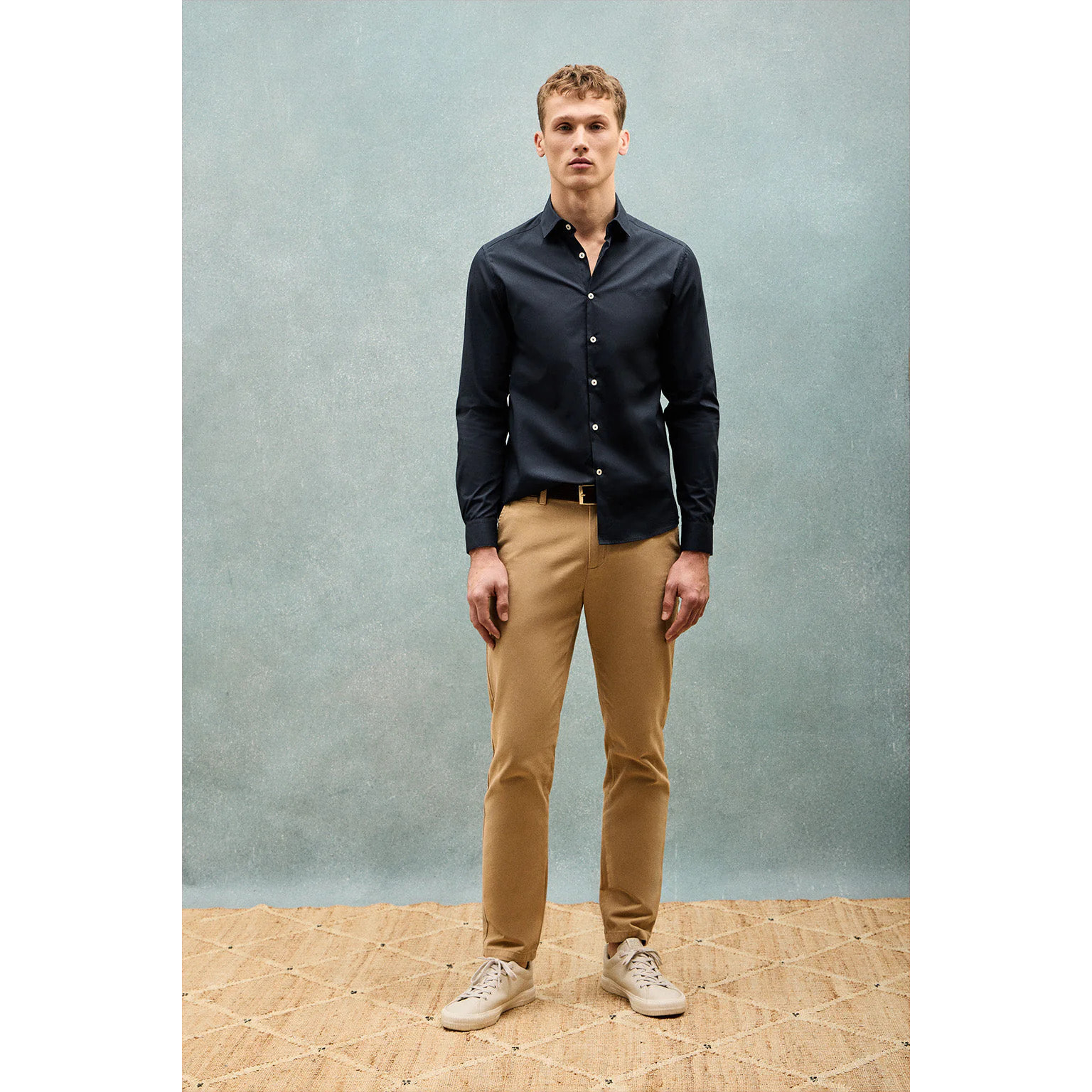 Camisa Super Slim de popelín azul marino con monograma bordado