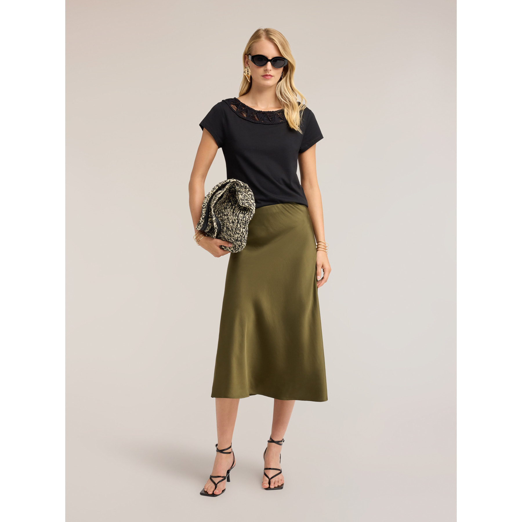 Motivi - T-shirt con scollo a barchetta ricamato - Nero