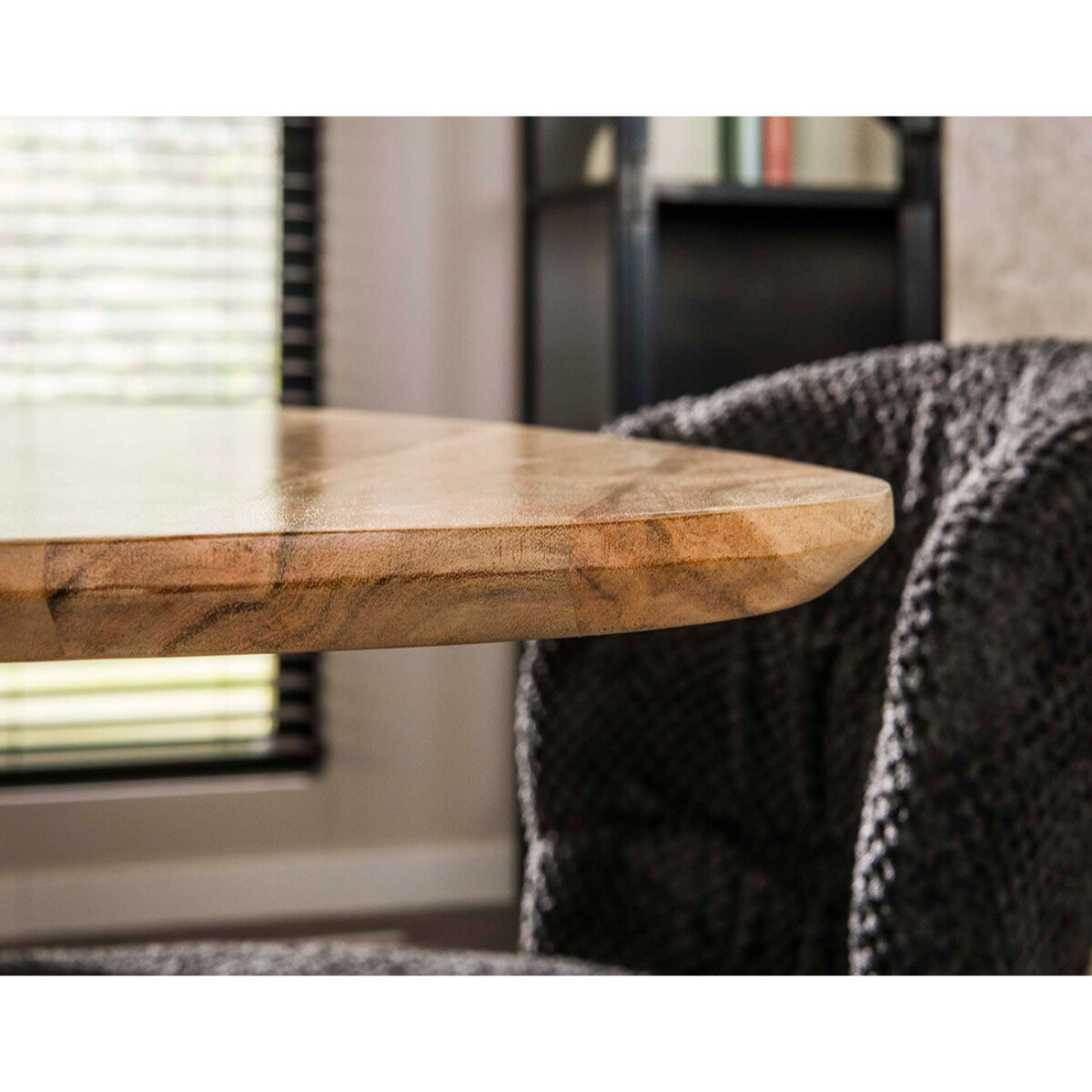 Makana - table à manger - bois massif d'acacia et métal - 6 personnes - Bois / Noir