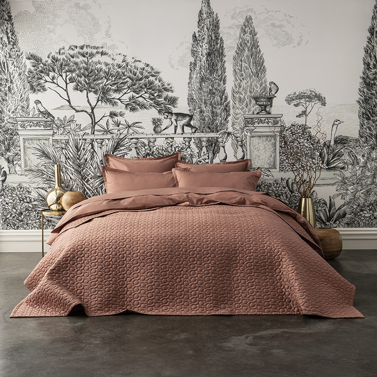 Couvre-lit matelassé uni en satin de coton bio, POESIE, Brun Terre cuite