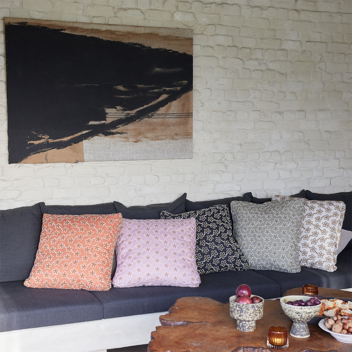 Housse de coussin brodée en lin, Made in France, FLEURS , noir