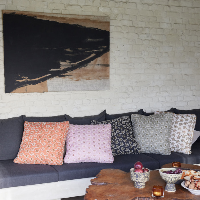 Housse de coussin brodée en lin, Made in France, FLEURS , noir